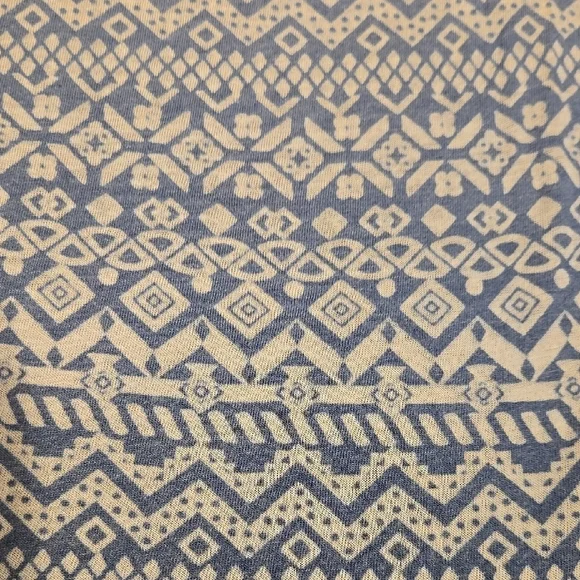 Patterned Gray Hooded Women's Top - Picture 4 of 5